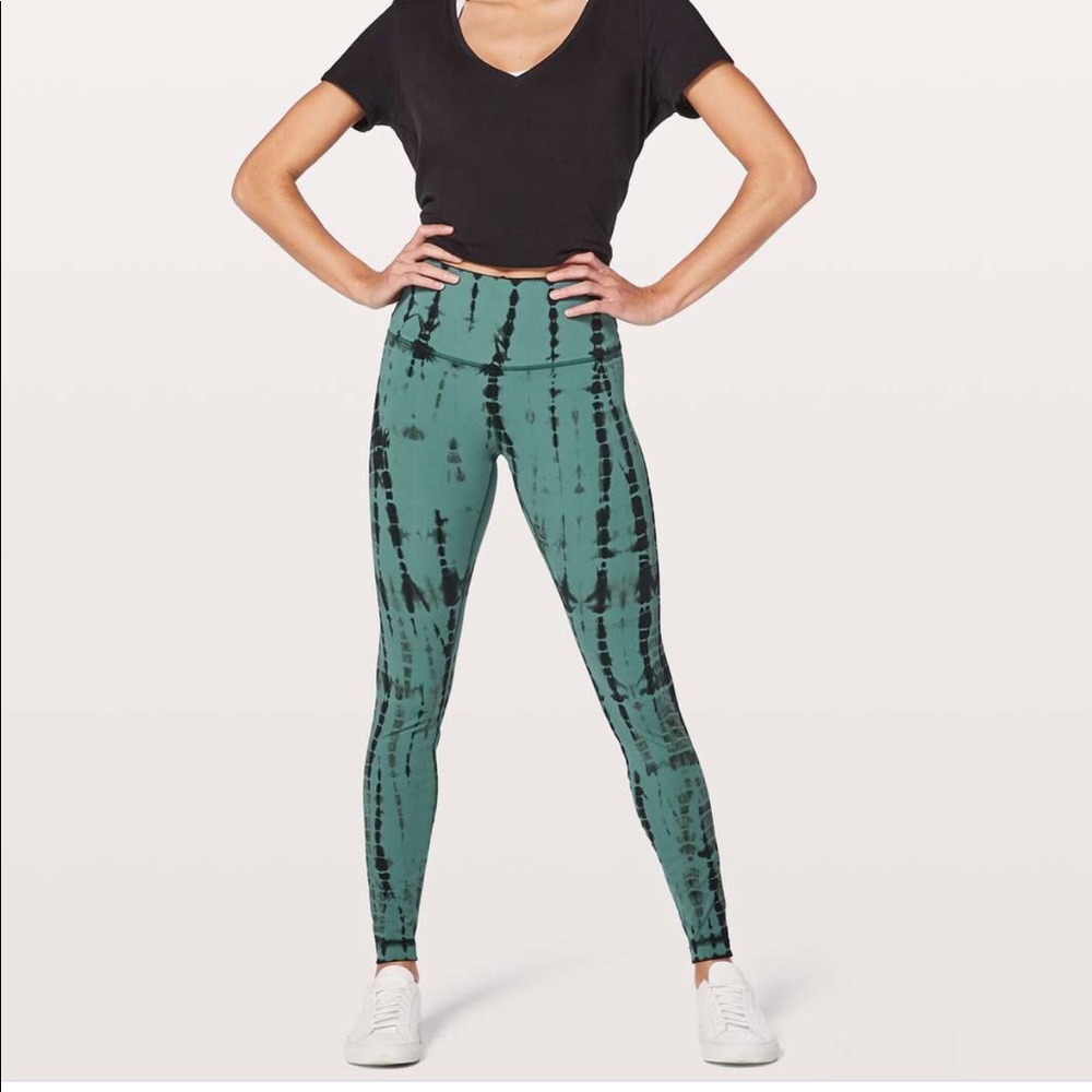 Lululemon Wunder Under high rise tight, size 8